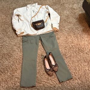 Helly Hansen Women's Off-White Ski Jacket See Descriptions